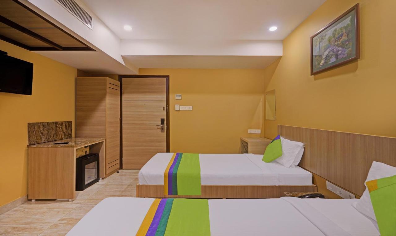 Treebo Fourth Avenue Hotel Madras Buitenkant foto