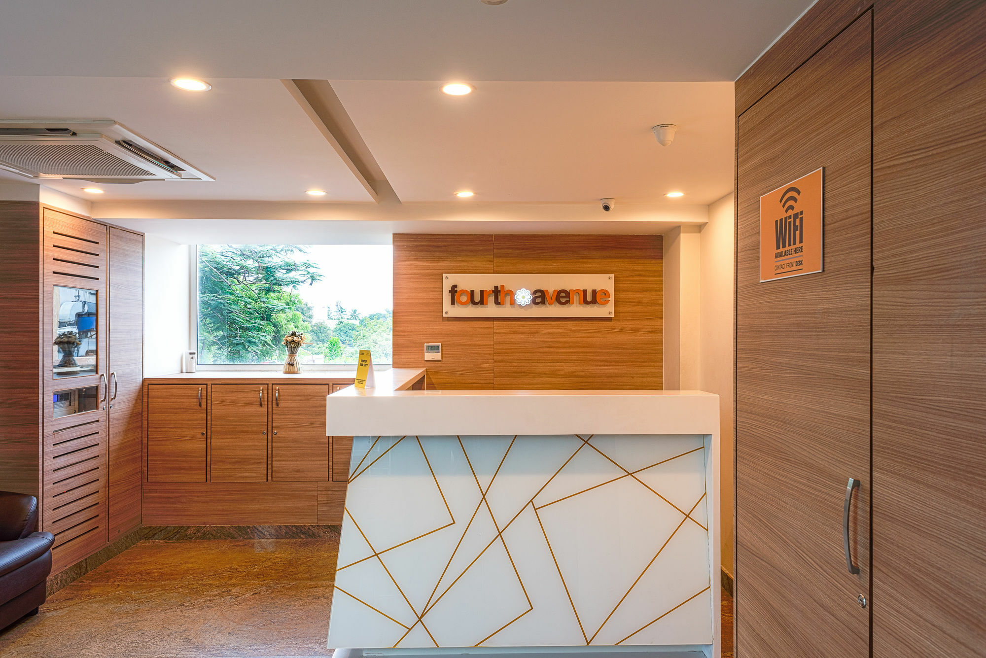 Treebo Fourth Avenue Hotel Madras Buitenkant foto