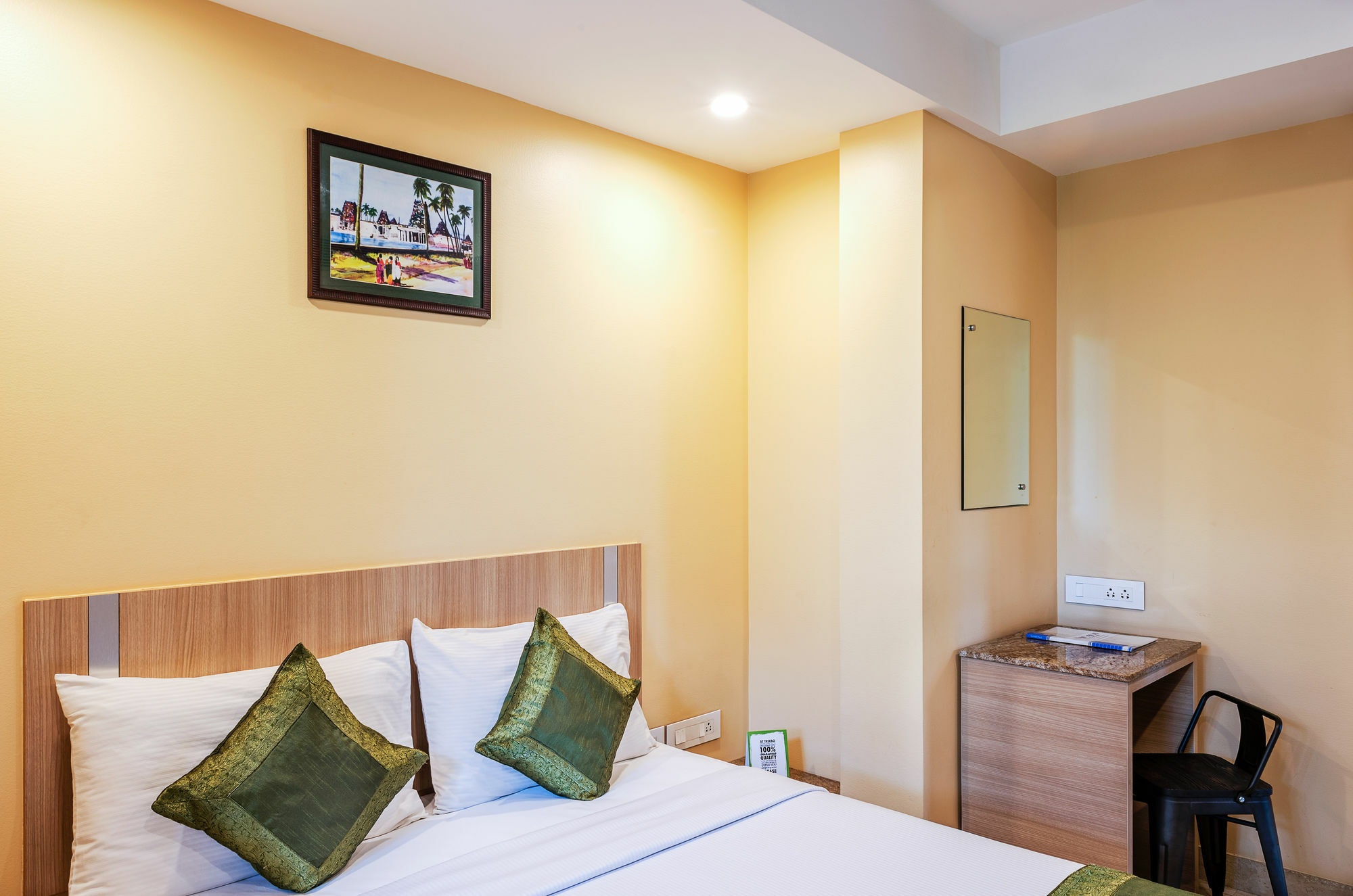 Treebo Fourth Avenue Hotel Madras Buitenkant foto