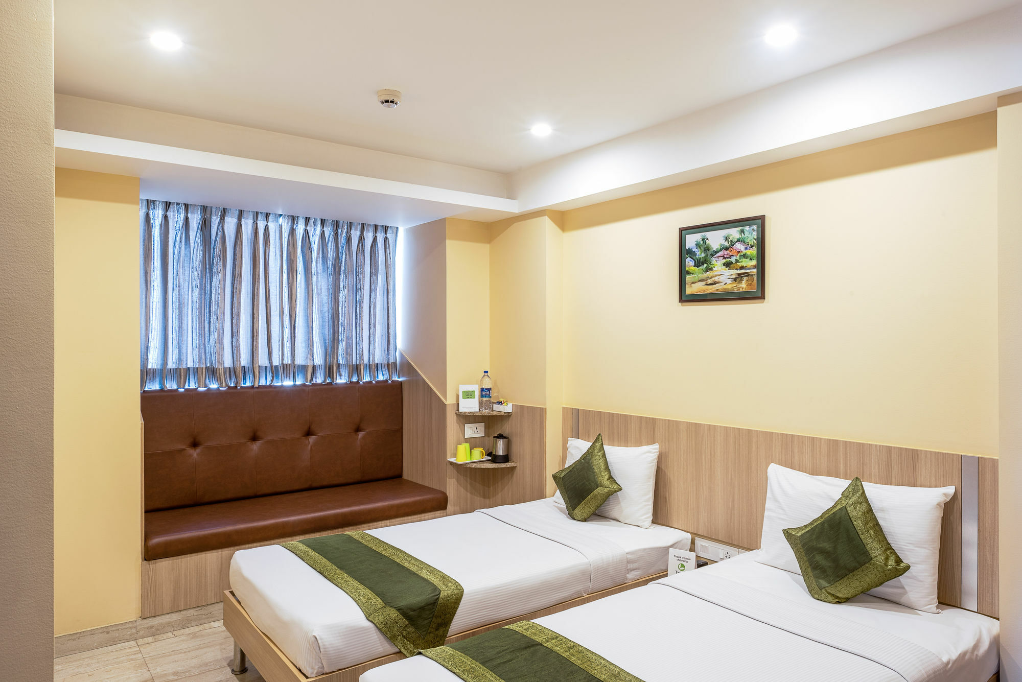 Treebo Fourth Avenue Hotel Madras Buitenkant foto