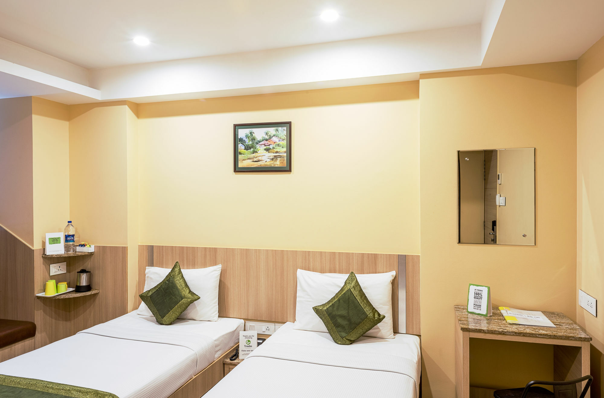 Treebo Fourth Avenue Hotel Madras Buitenkant foto