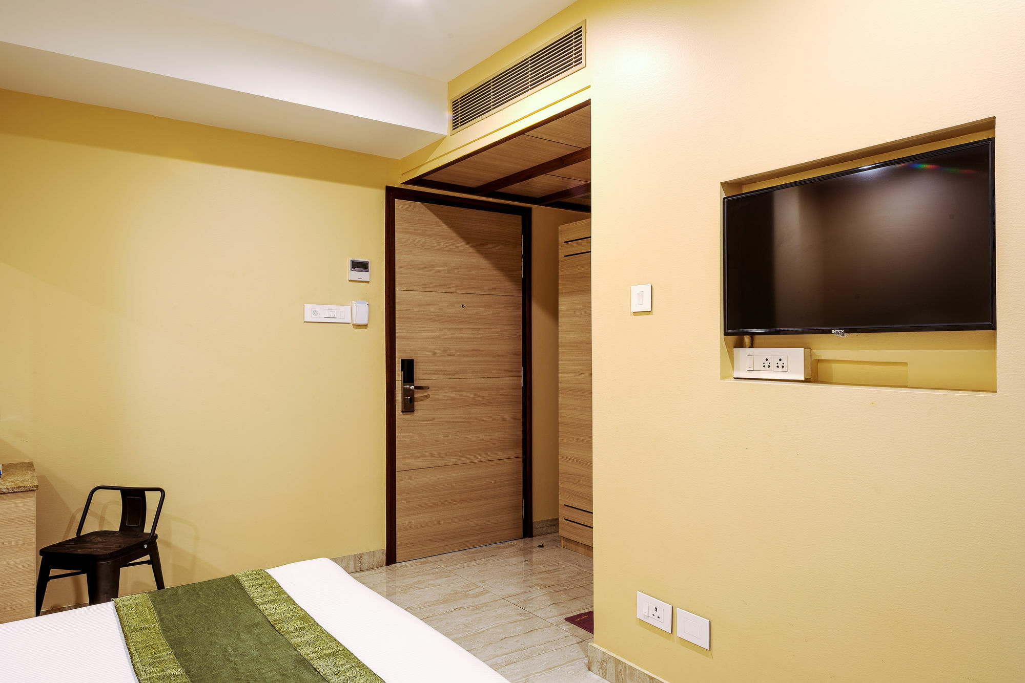 Treebo Fourth Avenue Hotel Madras Buitenkant foto