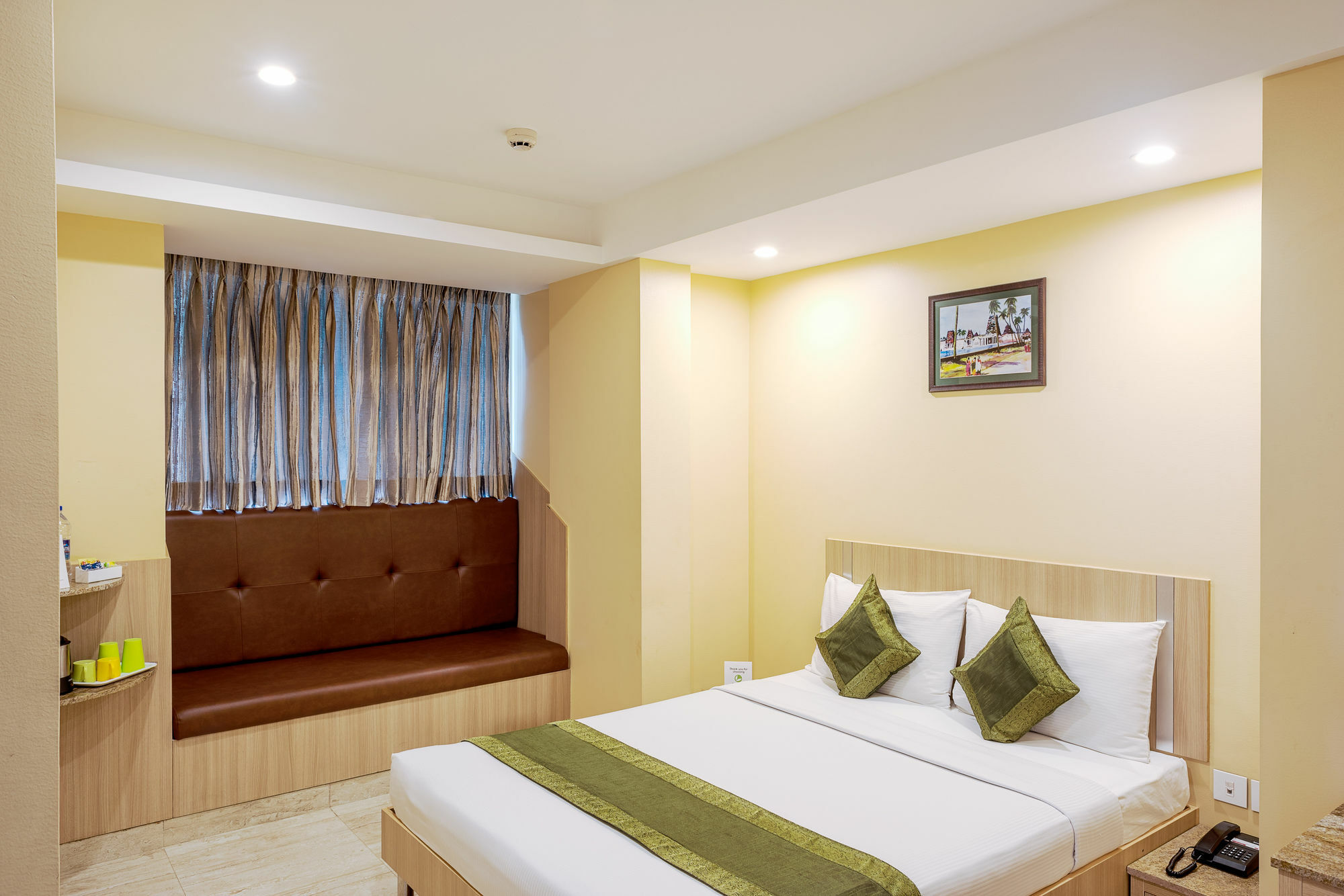 Treebo Fourth Avenue Hotel Madras Buitenkant foto