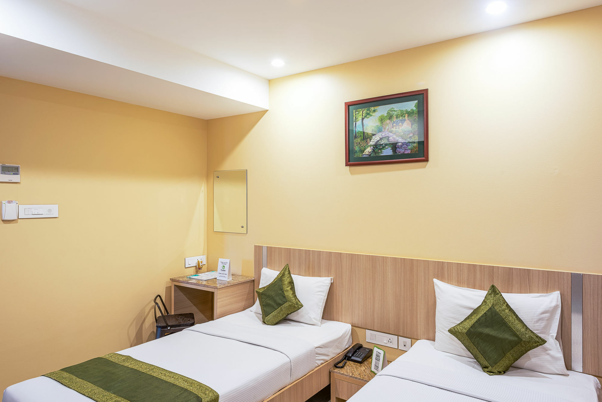 Treebo Fourth Avenue Hotel Madras Buitenkant foto