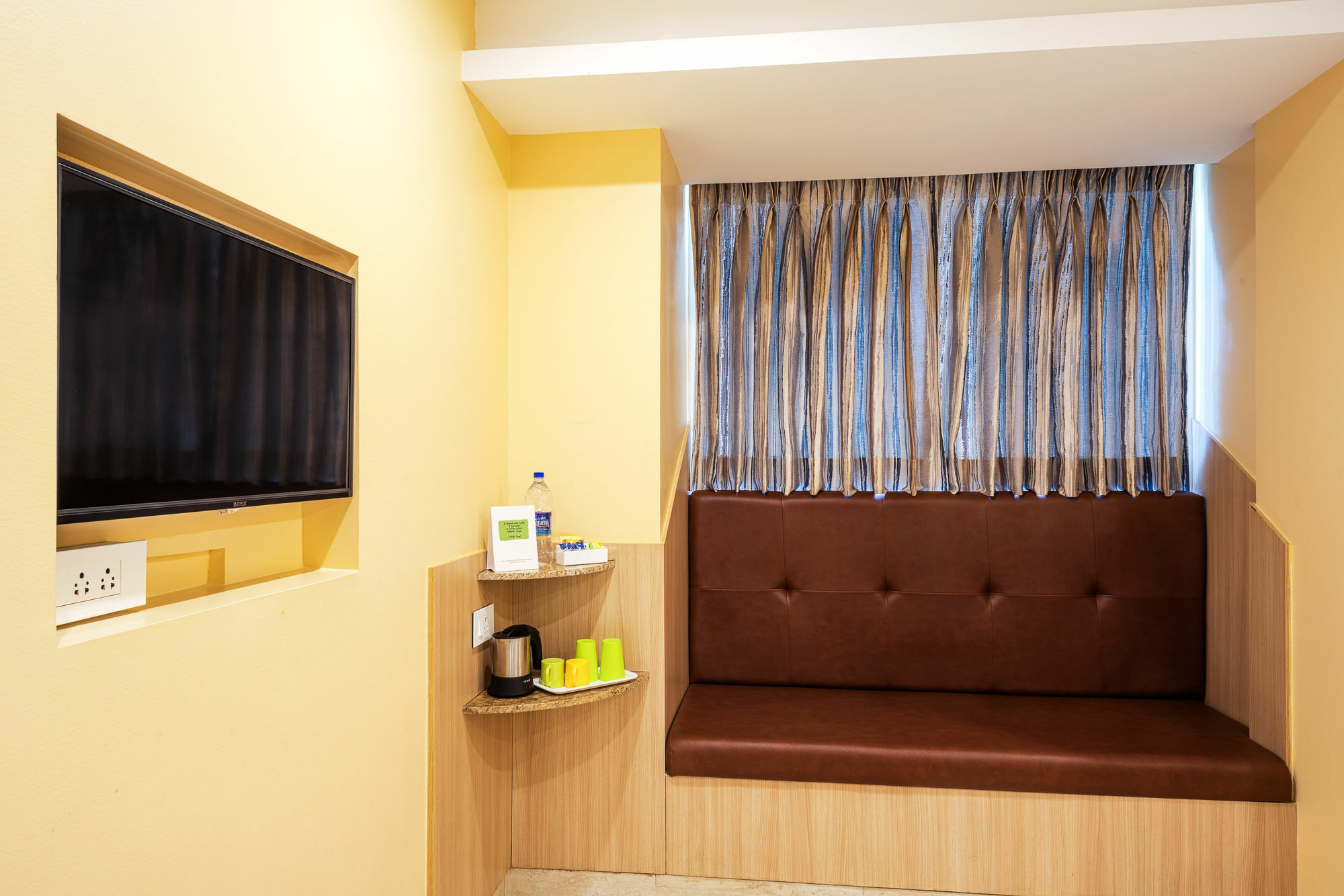 Treebo Fourth Avenue Hotel Madras Buitenkant foto
