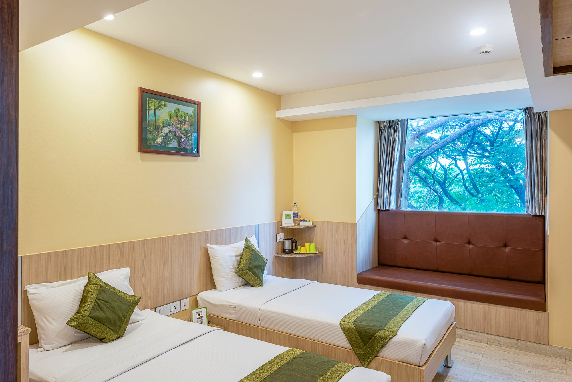 Treebo Fourth Avenue Hotel Madras Buitenkant foto