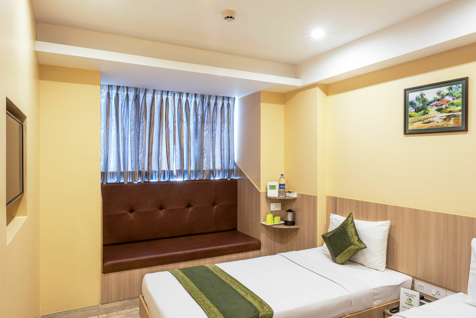 Treebo Fourth Avenue Hotel Madras Buitenkant foto